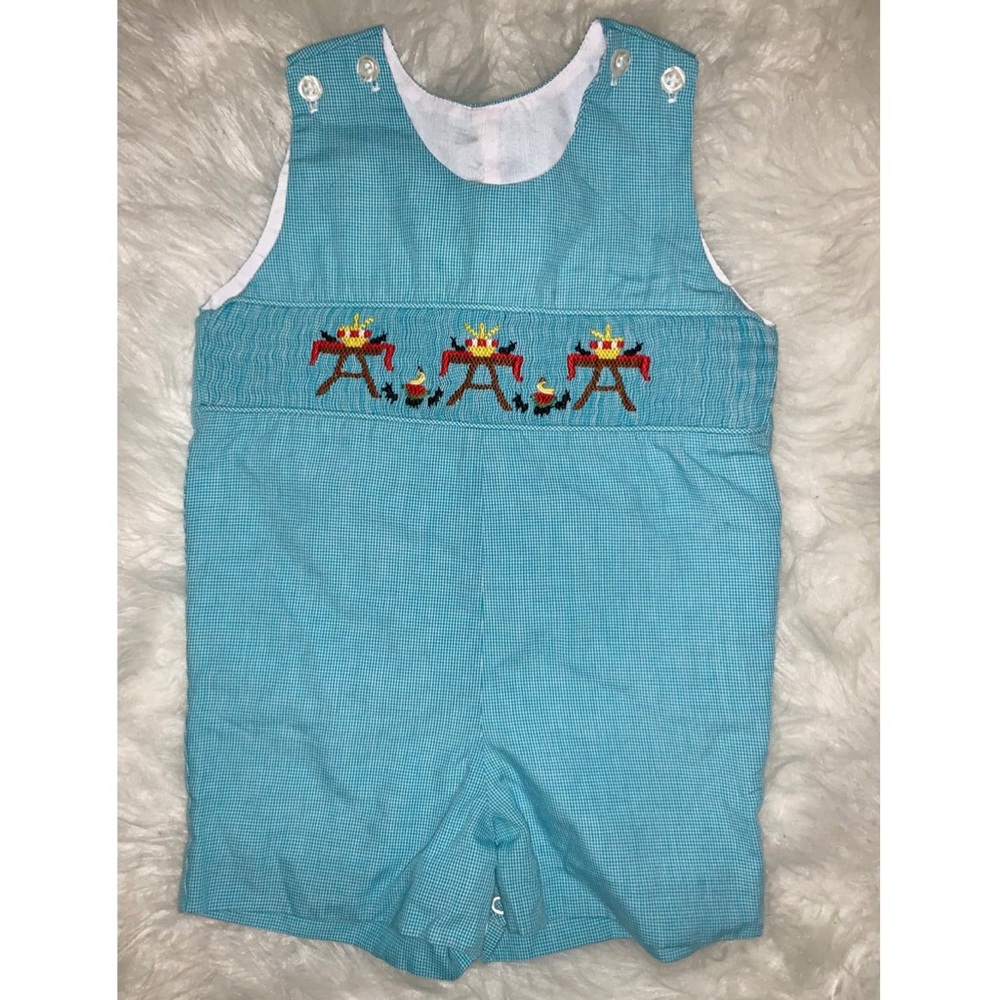 Picnic 🧺 Smocked Jon Jon Shortall size 9 months